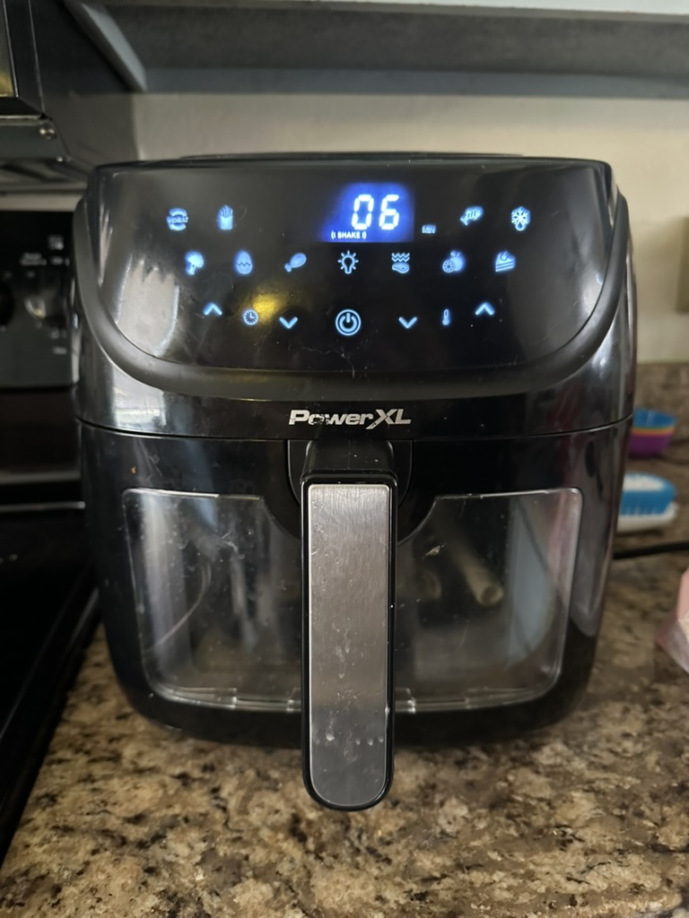 air fryer with a 6 minute timer set